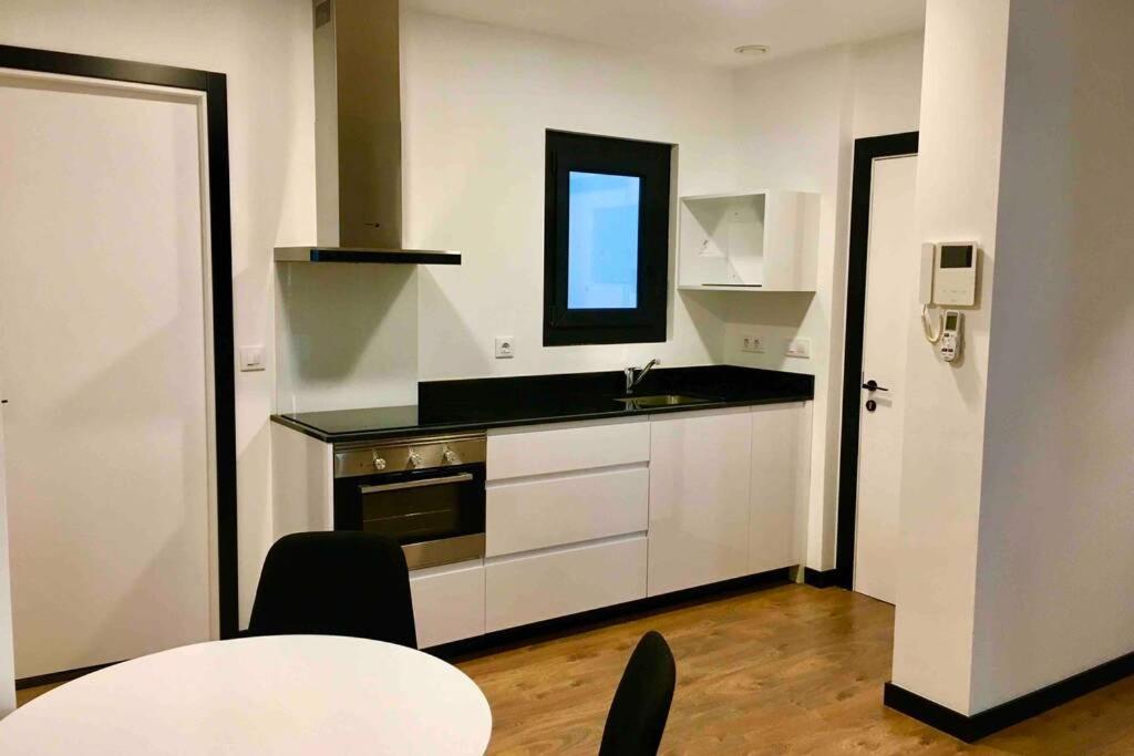 Apartmán Loft De Diseno Con Balcon Figueres  Exteriér fotografie